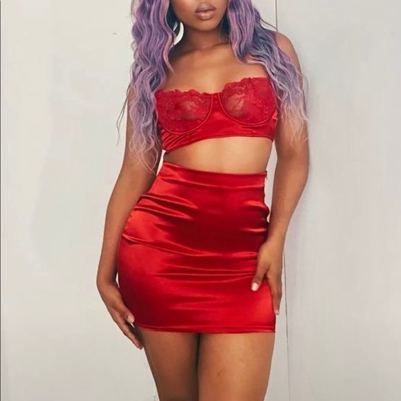 Forever 21 Dresses & Skirts - Red Skirt with small slits ❤️